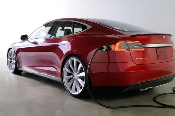 Tesla представила свою мощнейшую полноприводную модификацию Model P85D