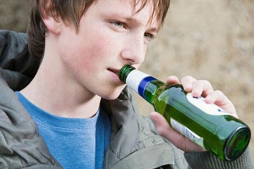 Пьянство в юности приводит позже к остеопорозу