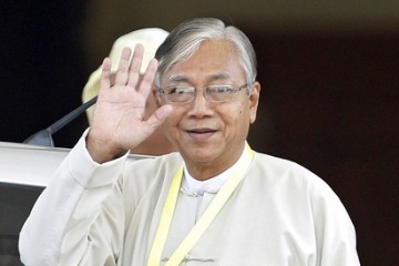 Глава Мьянмы уходит в отставку отдохнуть от двух лет президентских трудов