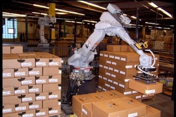 Амазон заменяет менеджеров на роботов