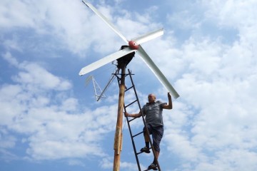 Инженер из сельской глубинки устроил в РФ ветряную революцию