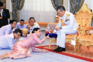 Охранница короля Таиланда стала королевой 