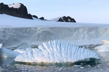 Антарктида стала таять в 5 раз быстрее