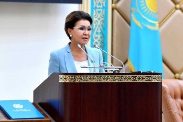 Спикером казахстанского сената переизбрали дочь Назарбаева
