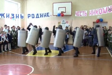 В сибирской школе торжественно открыт класс будущих тюремщиков