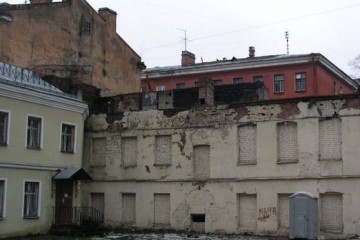 Центр Петербурга превращается в руины