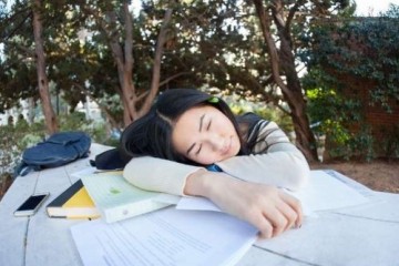 Закрепление во время сна зависит от обучения наяву