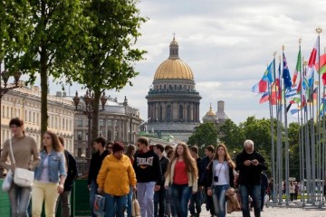 Беглов попытался приписать туристическую популярность Петербурга к своим достижениям