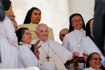 Папа впервые дал женщинам право голоса на выборах епископов