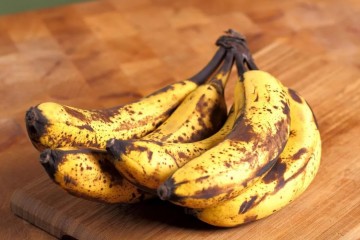 Умный лайфхак сохранит бананы в «идеальной спелости» в течение 10 дней