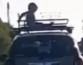 В Австралии мама с ветерком прокатила малыша на крыше крутого внедорожника