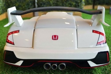 Хонда выпустила «горячую» автономную газонокосилку с противоугонным устройством