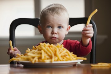 Детей с лишним весом стало больше в 10 раз за 40 лет