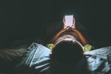 Люди по-разному реагируют на освещение помещения перед сном