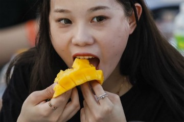 Ученые определили, как с помощью манго снизить число морщин на лице