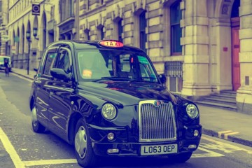 Британия решила оплачивать автовладельцам общественный транспорт и такси