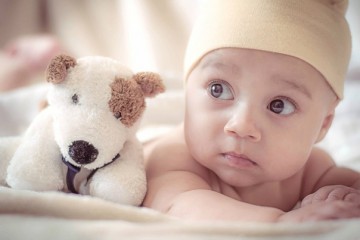 Ученые определили, когда младенцы начинают видеть и воспринимать мир как взрослые