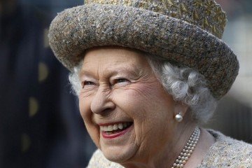 Британская королева умеет расслабить людей трюком с двумя словами