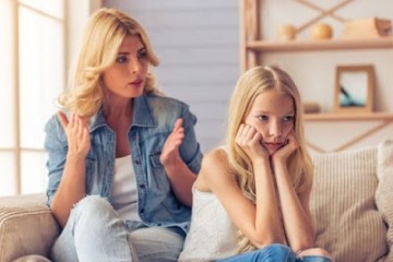 Почему подростки не хотят слушать своих матерей?