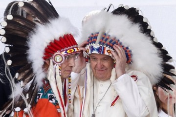 Папа попросил у индейцев прощения за зло, которое принесла им католическая церковь