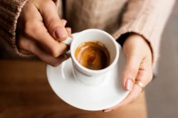 Исследователи определили, что кофе перед шопингом стимулирует стремление делать покупки 