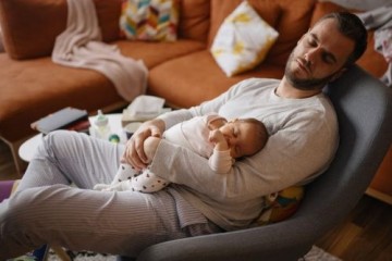 Рождение первенцев уменьшает головной мозг отцов
