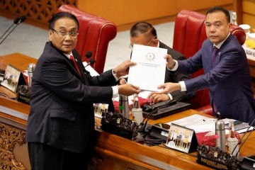 Индонезия запретила секс вне официального брака и критику чиновников