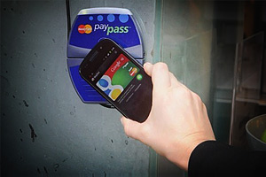 Google Wallet позволит расплачиваться мобильным телефоном как пластиковой картой