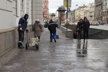 Улицы Петербурга во вторник покрылись слоем льда из-за «температурных качелей»