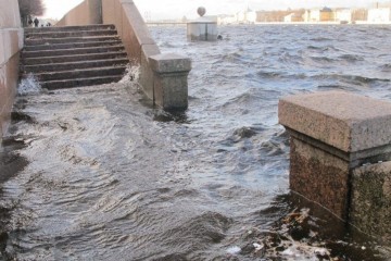 Погодные изменения в Петербурге рискуют обернуться для горожан потопами на улицах и в квартирах – СМИ