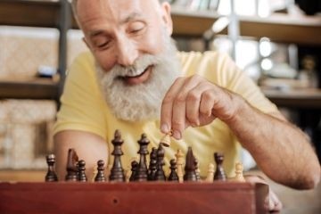 Устойчивость к деградационным процессам в мозге пожилых людей с высокими умственными способностями